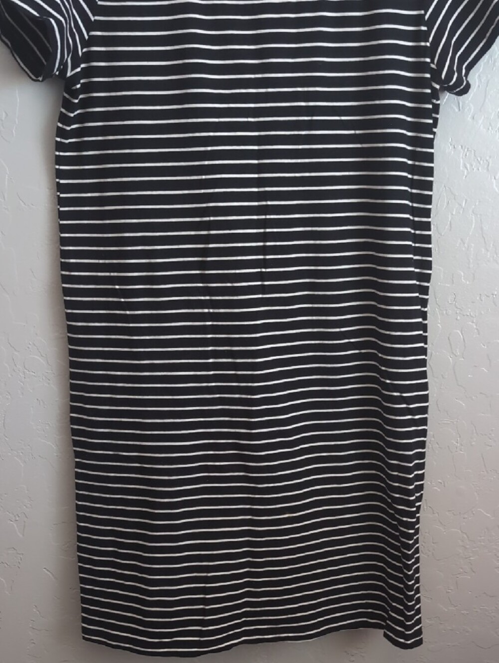 🏵️ 3 FOR $10🏵️ Black & White Striped Scoop Neck Tee Dress - Picture 3 of 4